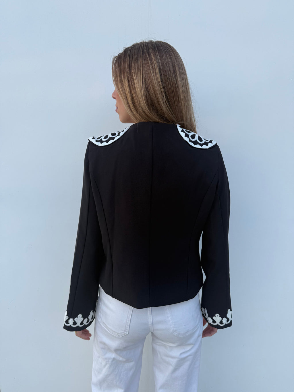 Chaqueta Bordada Negra